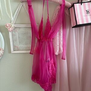 Vtg Frederick's of Hollywood Sheer Robe Short  Ruffle Peignoir Pink Lingerie M